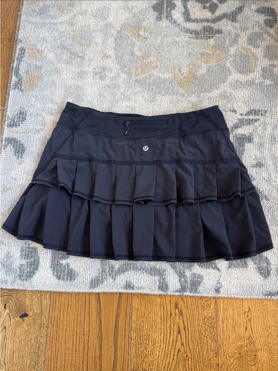 lululemon athletica Dresses & Skirts - lululemon athletica pace setter Women's Black Ruffled Athletic Skirt 10